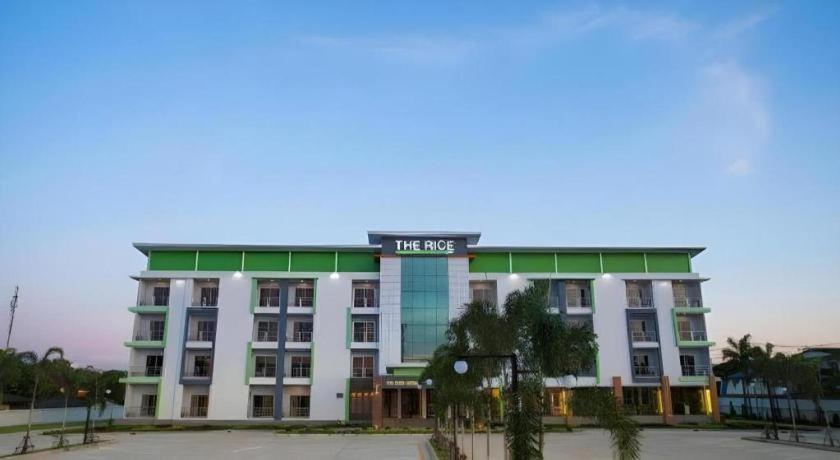 The Rice Hotel Roi Et Exterior photo