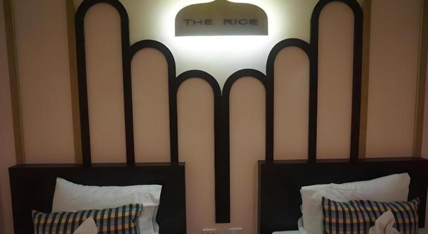 The Rice Hotel Roi Et Exterior photo